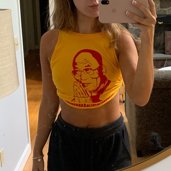 Unique Crop - Picture 2 of 3